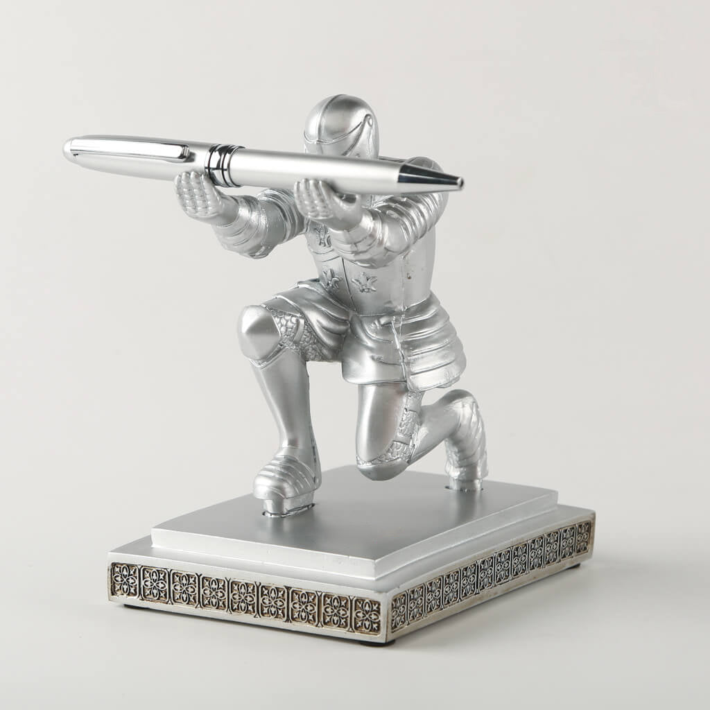 Bigsmall Knight Pen Holder