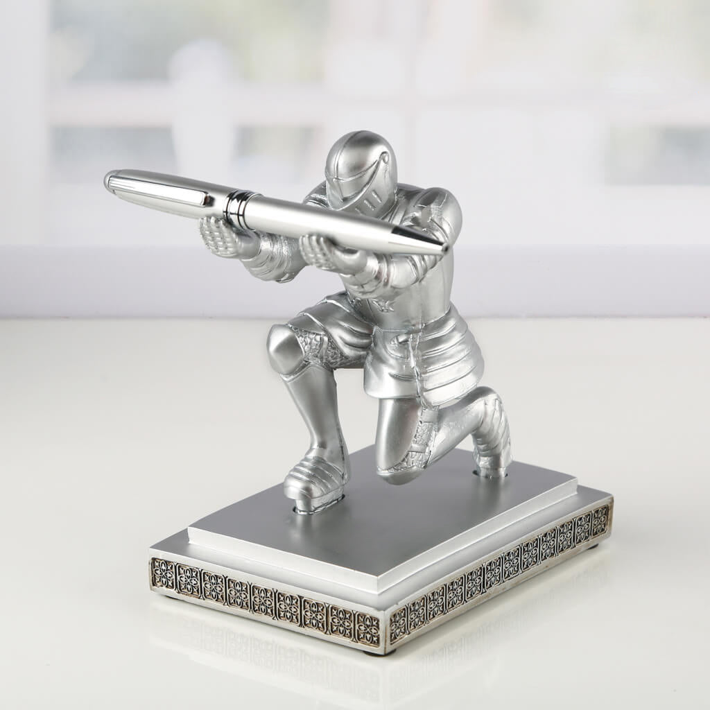 Bigsmall Knight Pen Holder