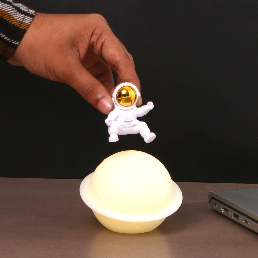 Astronaut Saturn Night Light Lamp