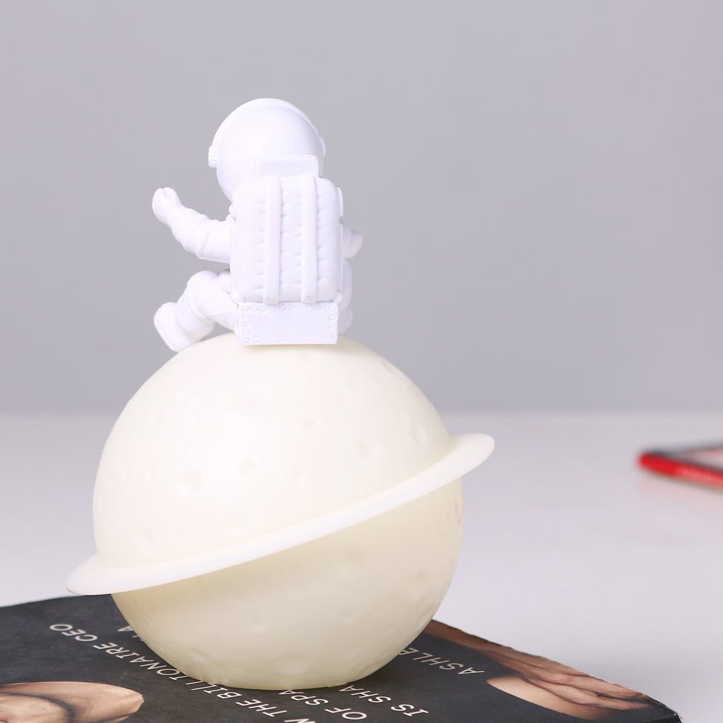 Astronaut Saturn Night Light Lamp