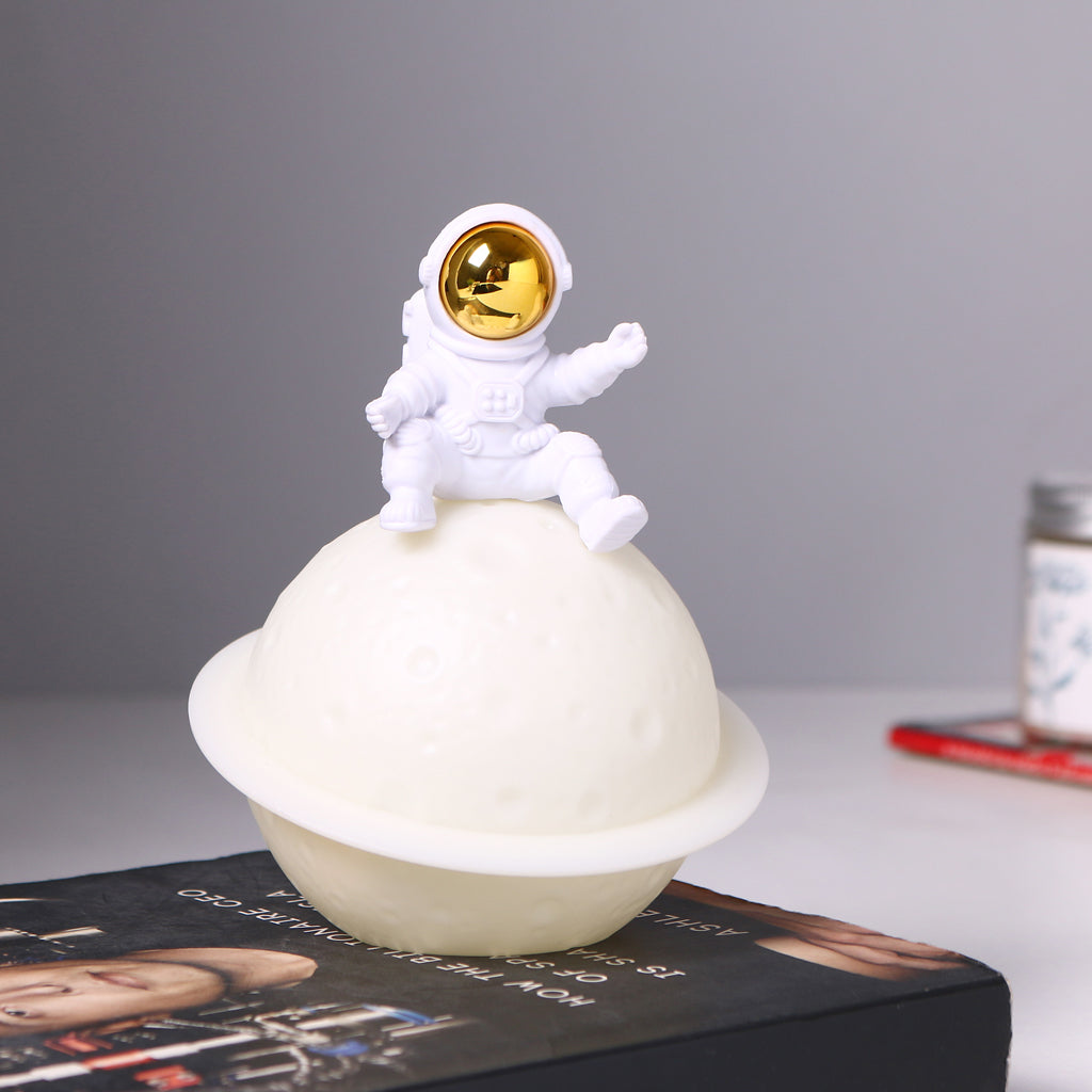 Astronaut Saturn Night Light Lamp