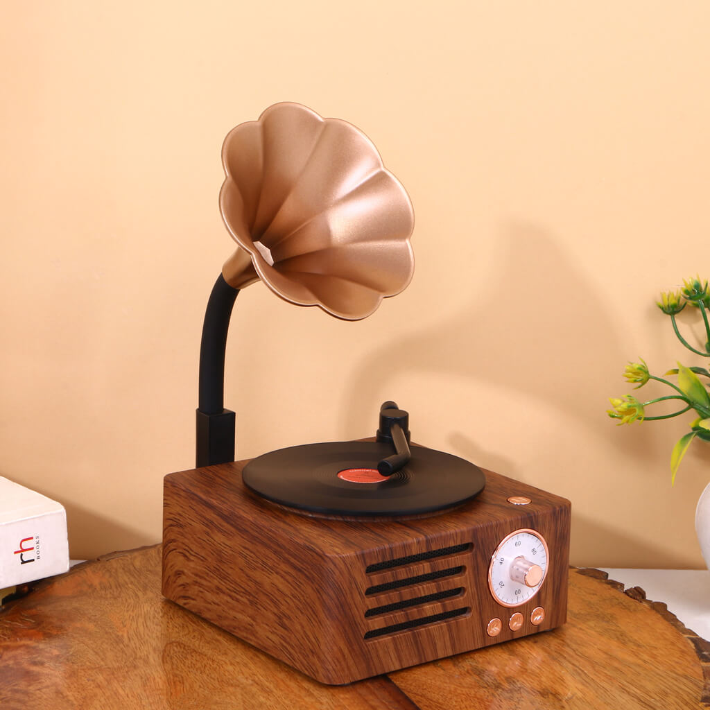 Retro Gramophone Bluetooth Speaker with Rotating Disc